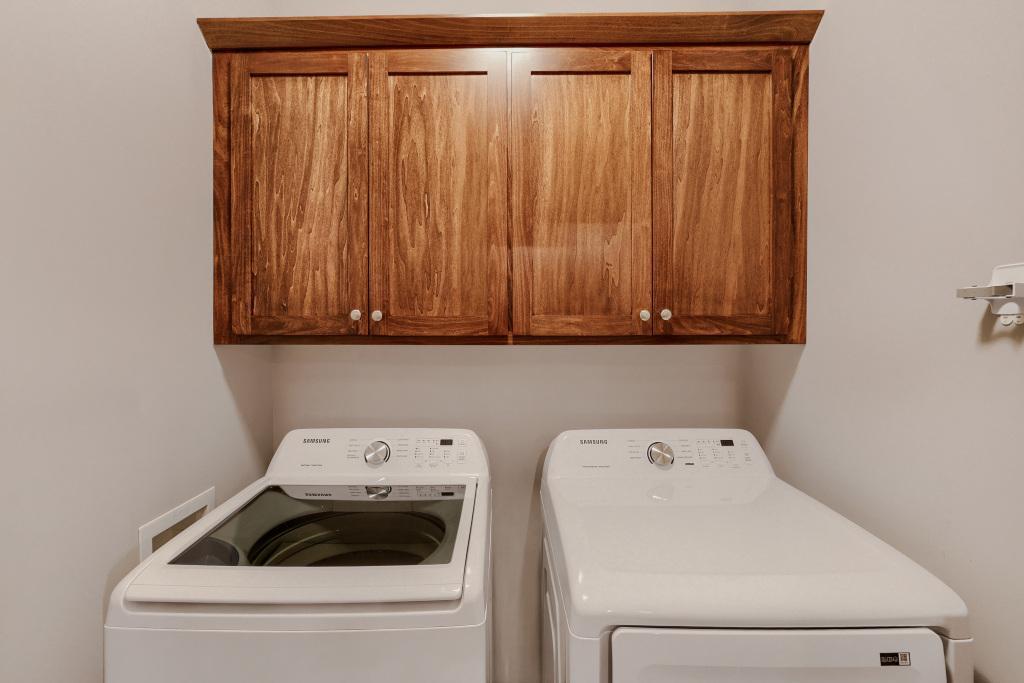 8051 Winfield Rd - MLS Sized - 023 - 23 Laundry Room.jpg