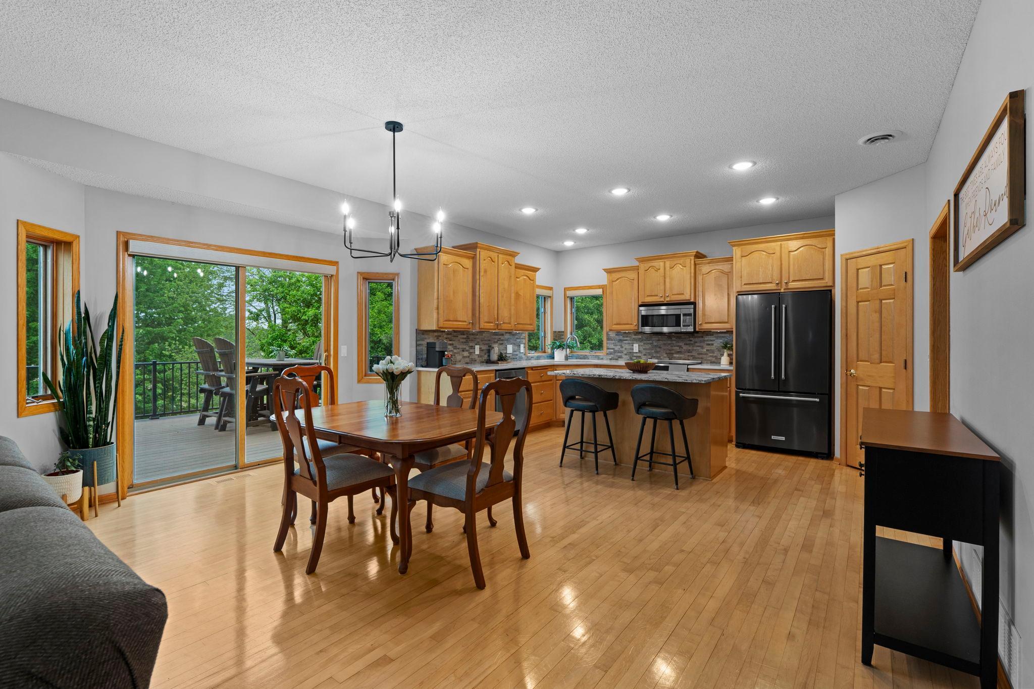 22-web-or-mls-14259 Geneva Ave N-205.jpg