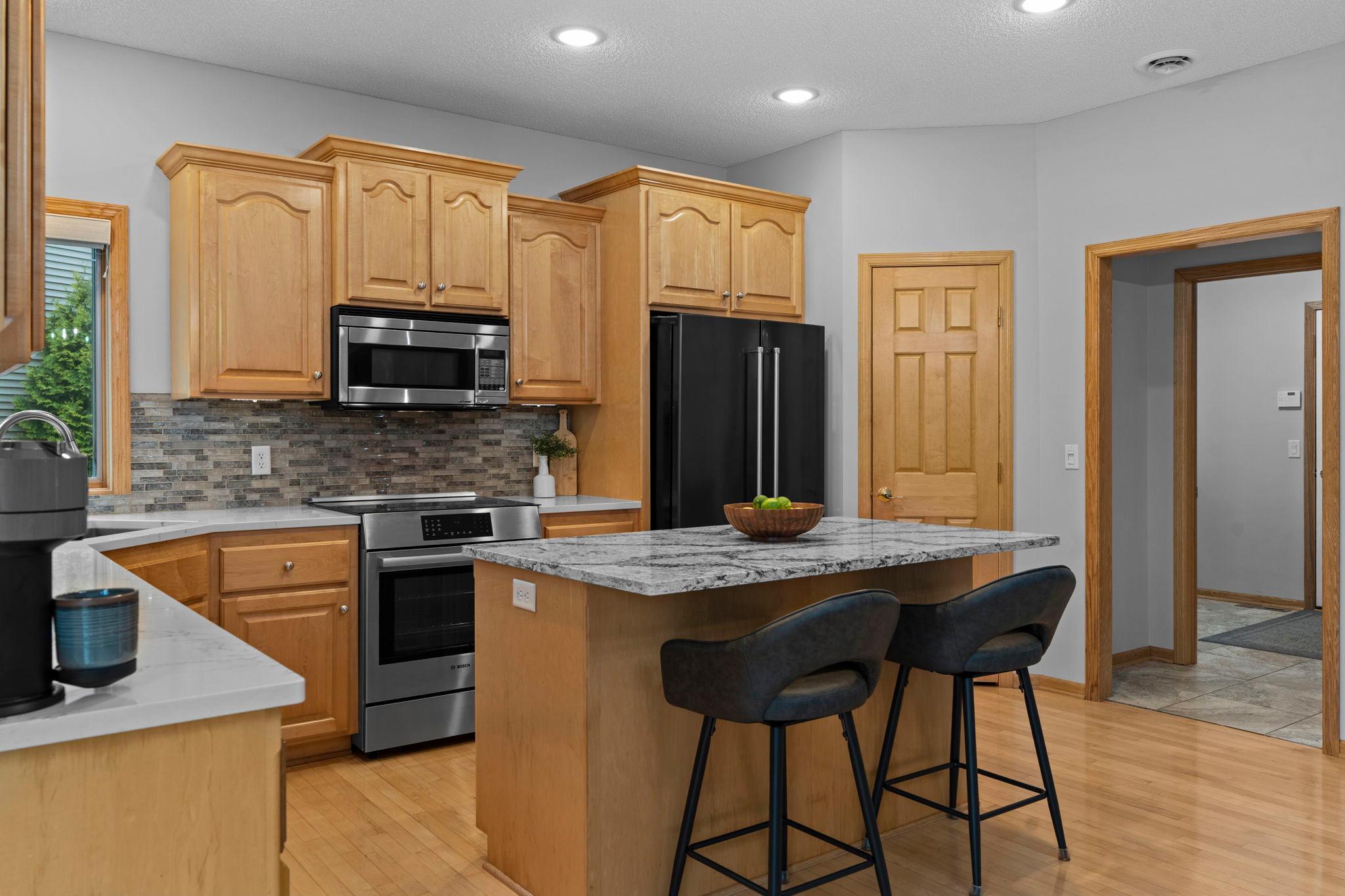 27-web-or-mls-14259 Geneva Ave N-230.jpg
