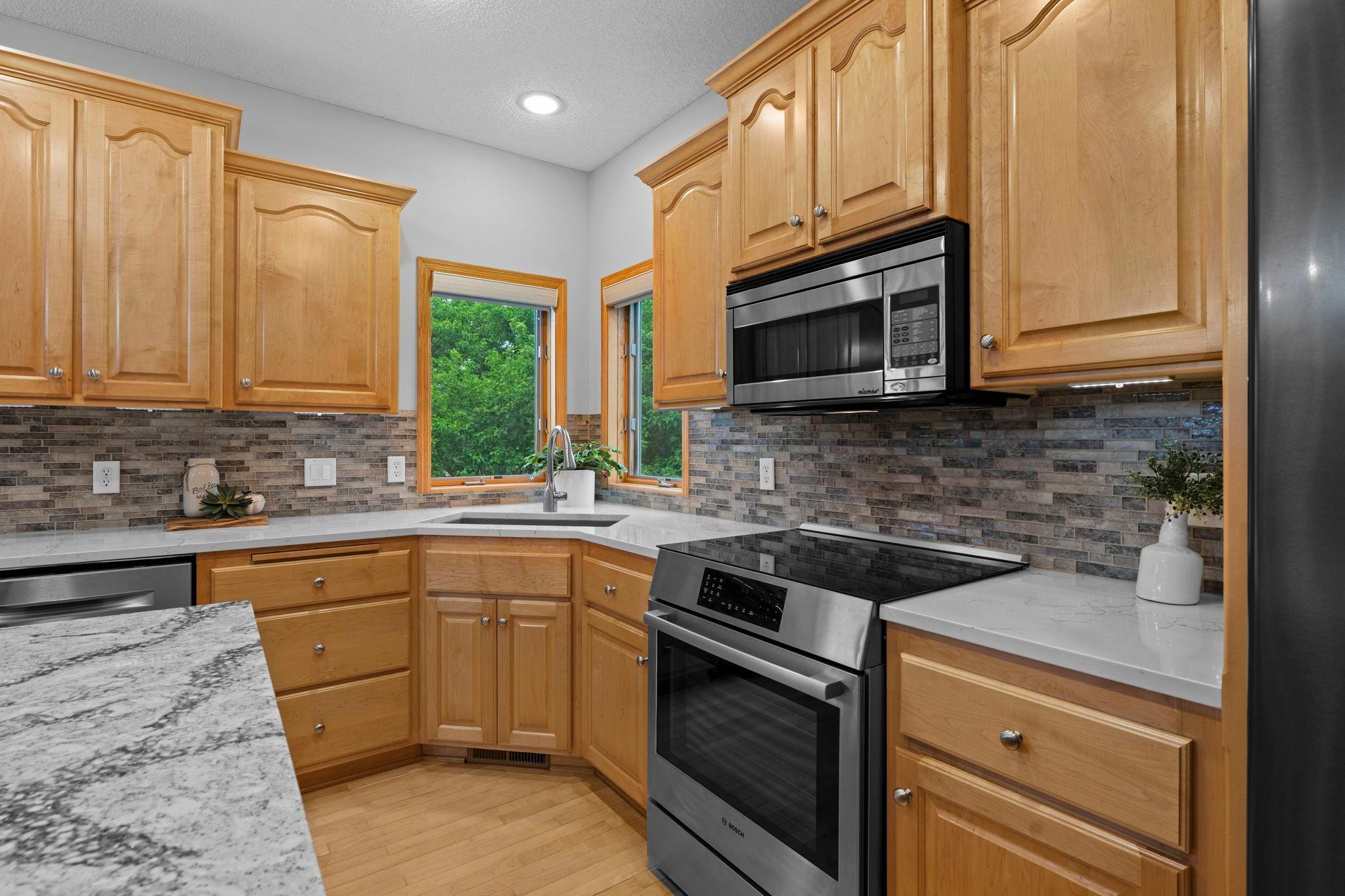 31-web-or-mls-14259 Geneva Ave N-250.jpg