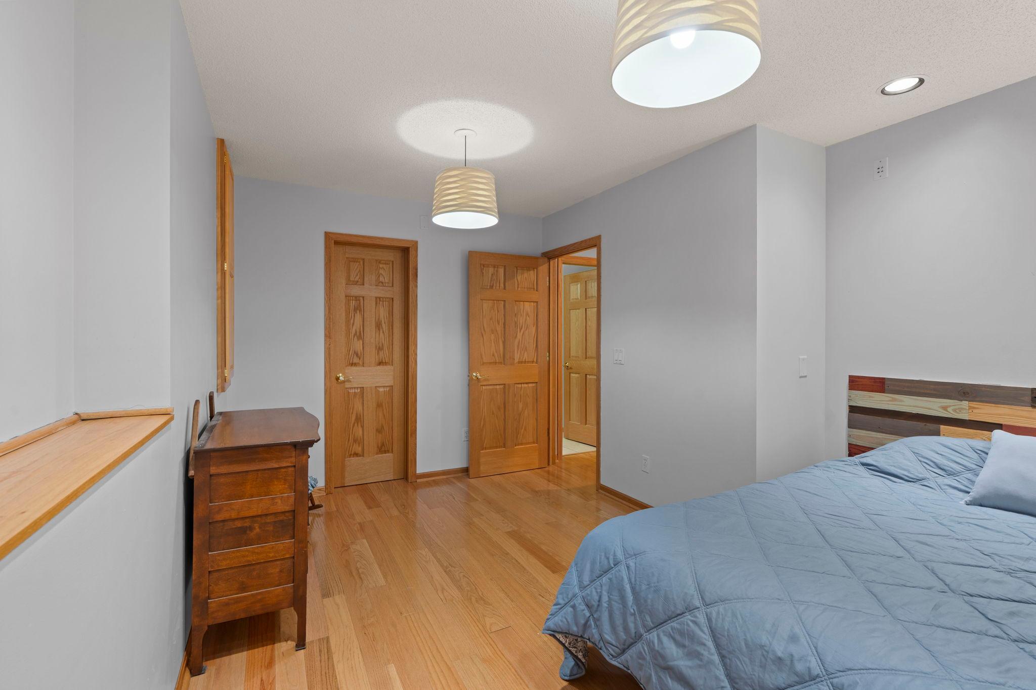 58-web-or-mls-14259 Geneva Ave N-155.jpg