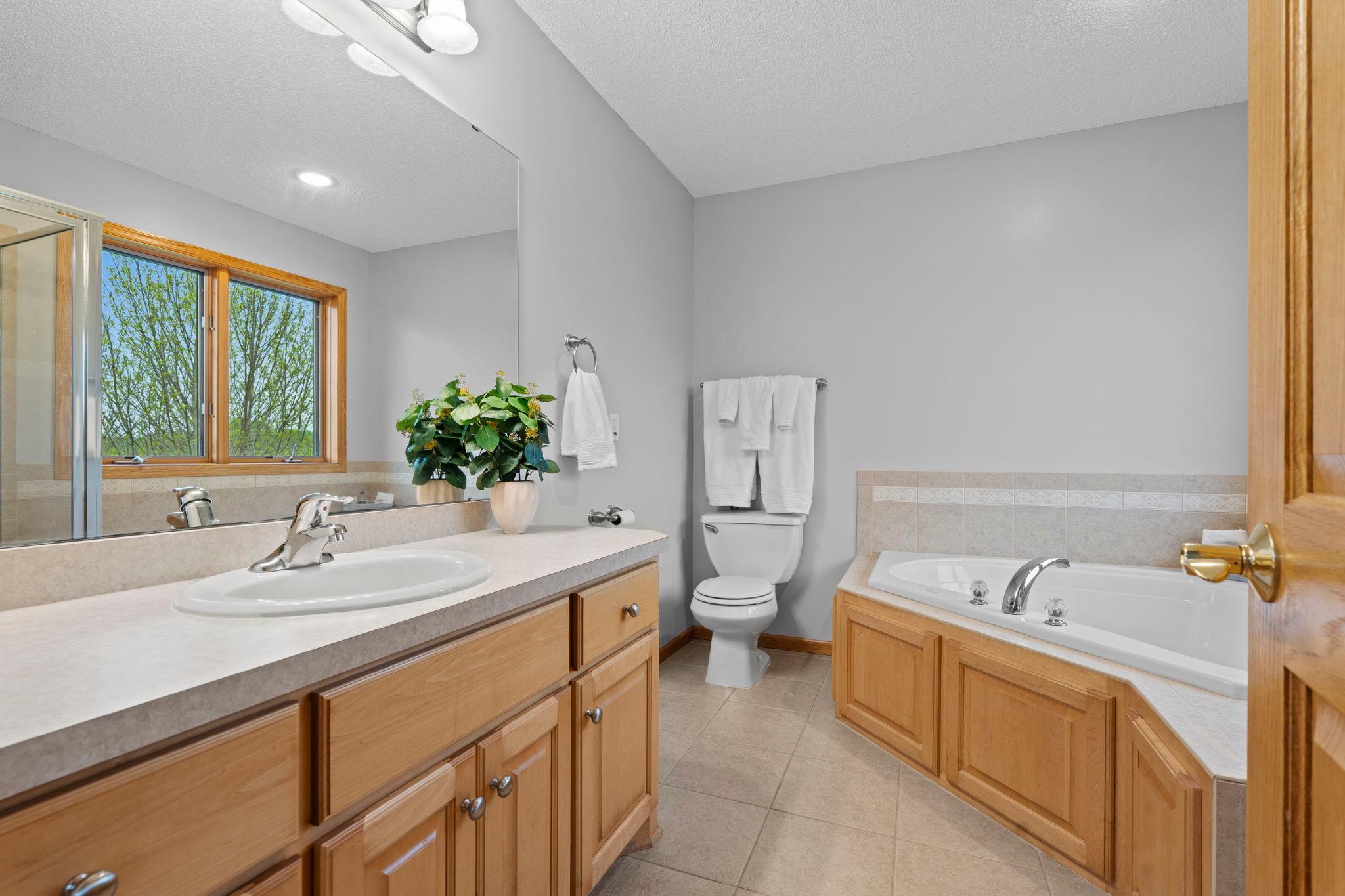 40-web-or-mls-14259 Geneva Ave N-305.jpg