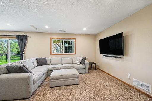 11337 73rd Street NE, Albertville, MN 55301