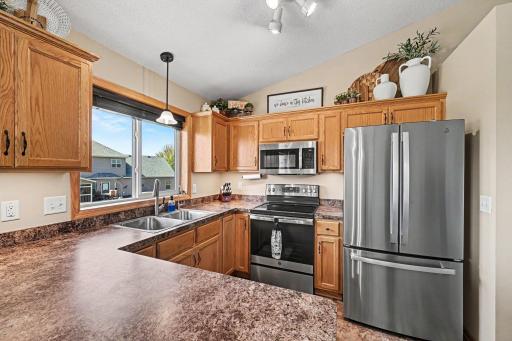 11337 73rd Street NE, Albertville, MN 55301