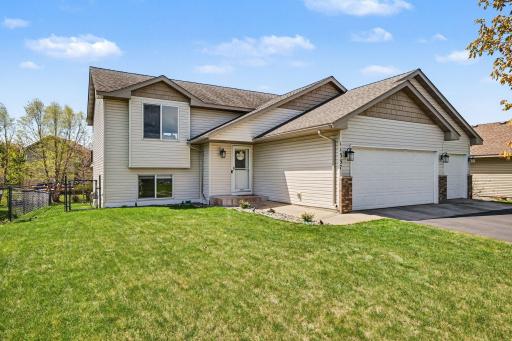 11337 73rd Street NE, Albertville, MN 55301
