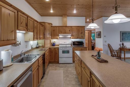 11027 Oak Point Road NW, Cass Lake, MN 56633