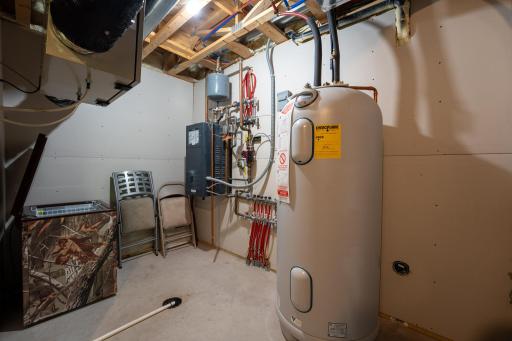 The lower level & garage have off peak, in-floor heat.