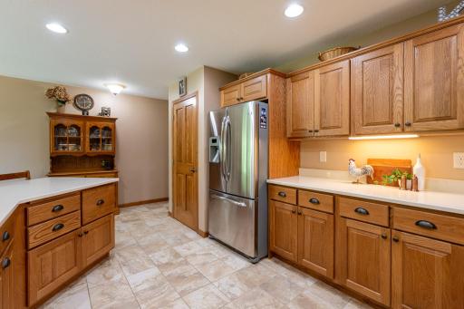 Pantry is to the right of fridge. Bring all your crockpots with you!