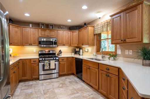 If you have to do dishes, you ought to have a good view while doing it! Privacy all around!