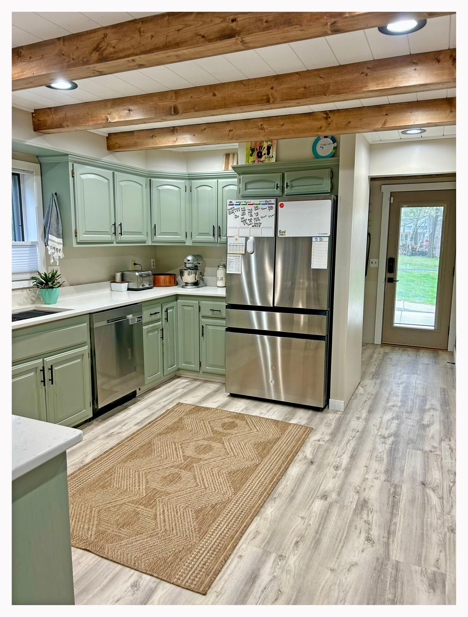 Kitchen 2.jpg