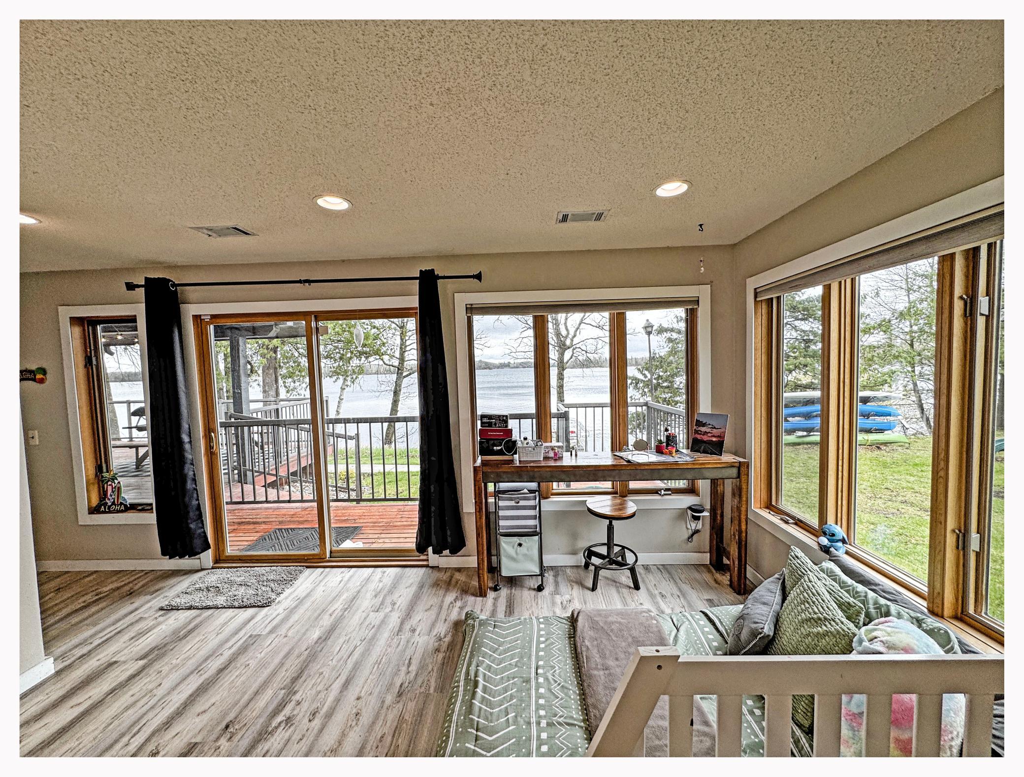 Lakside Bedroom 2.jpg