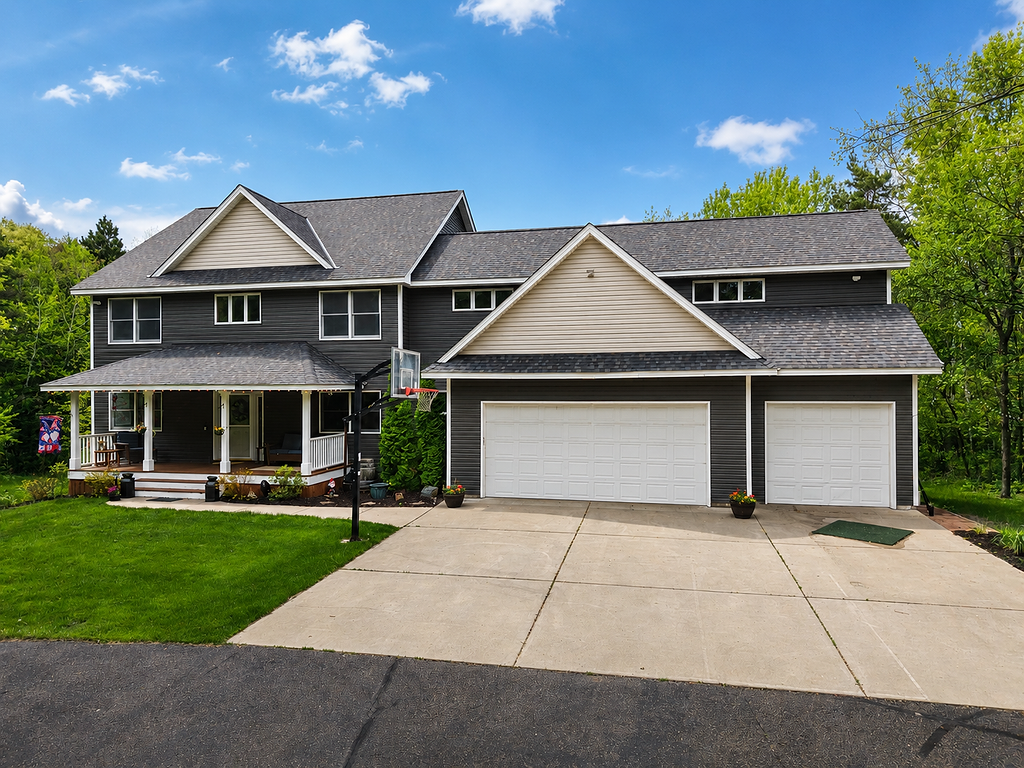 3 Car Garage