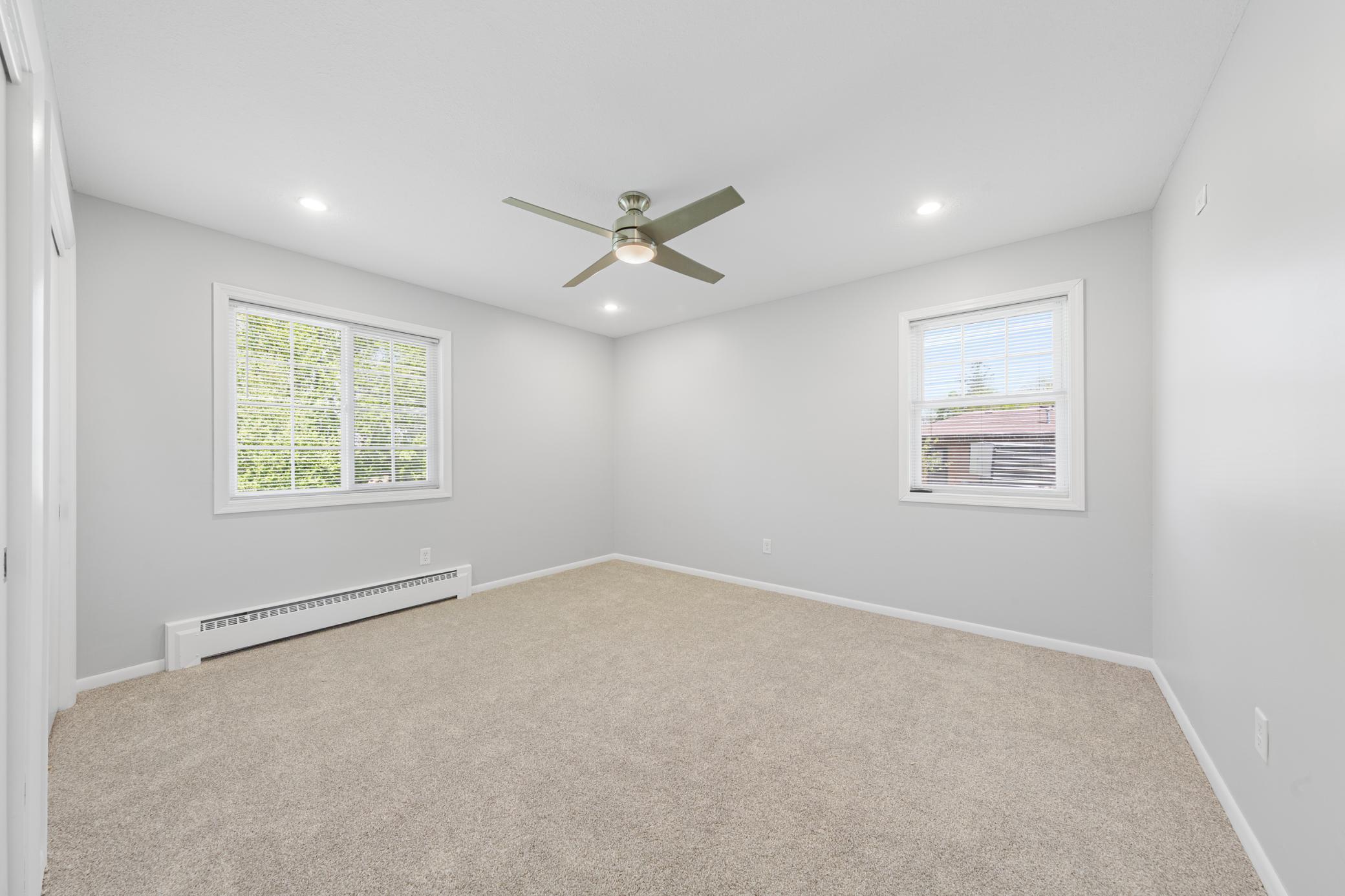 20 main bedroom.jpg