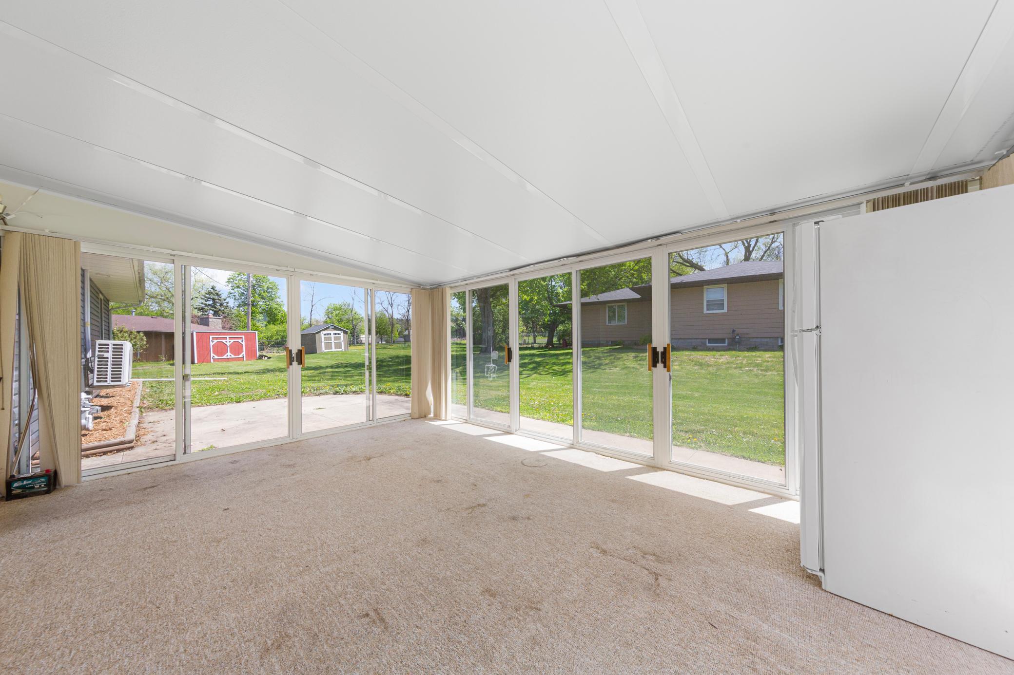 28 screened porch.jpg