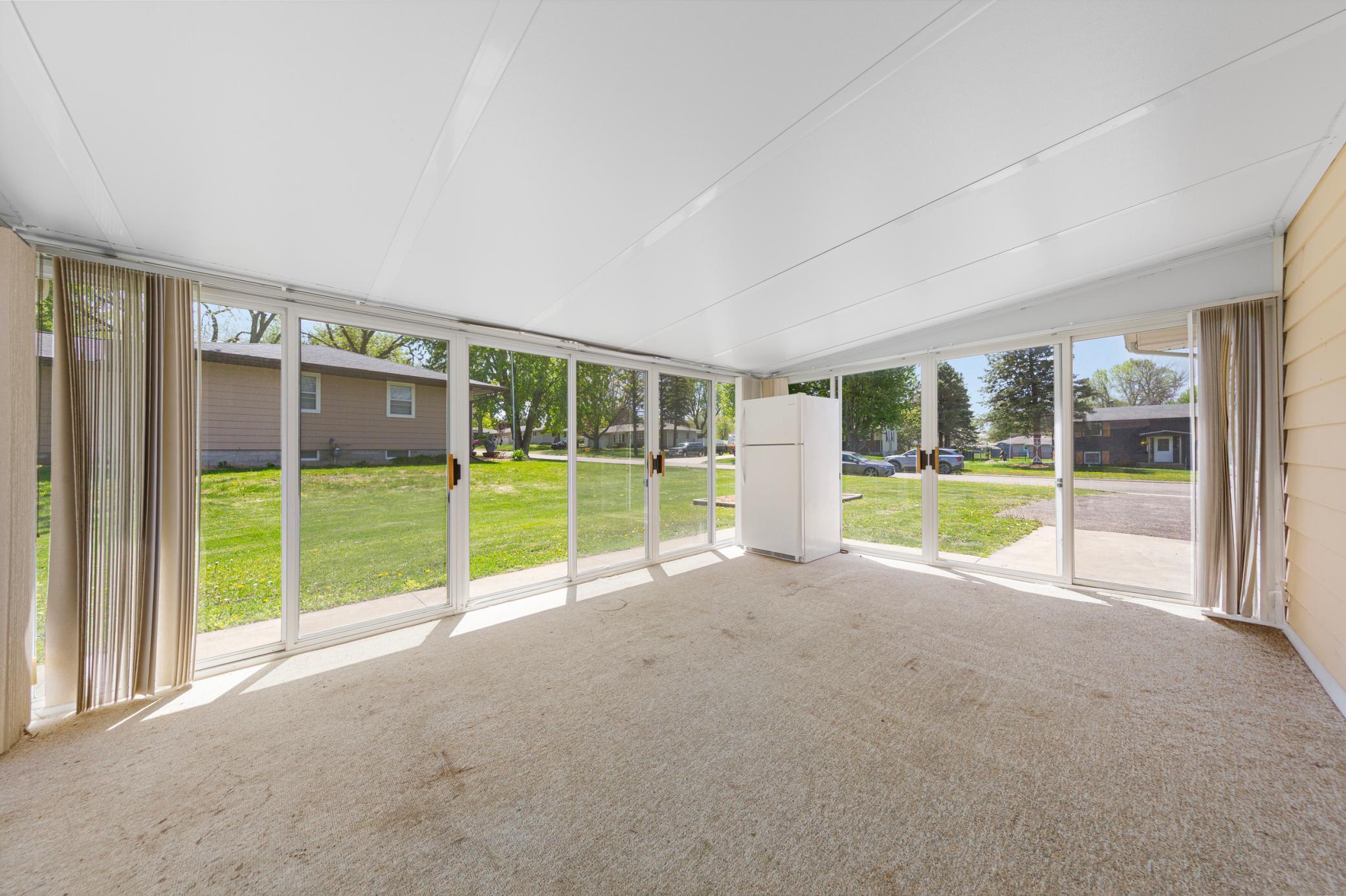 27 screened porch.jpg
