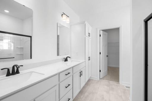 Dual sinks streamline getting-ready routines