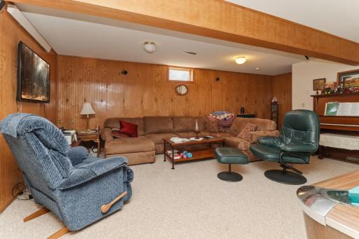 418 N Clayborn Avenue, Parkers Prairie, MN 56361