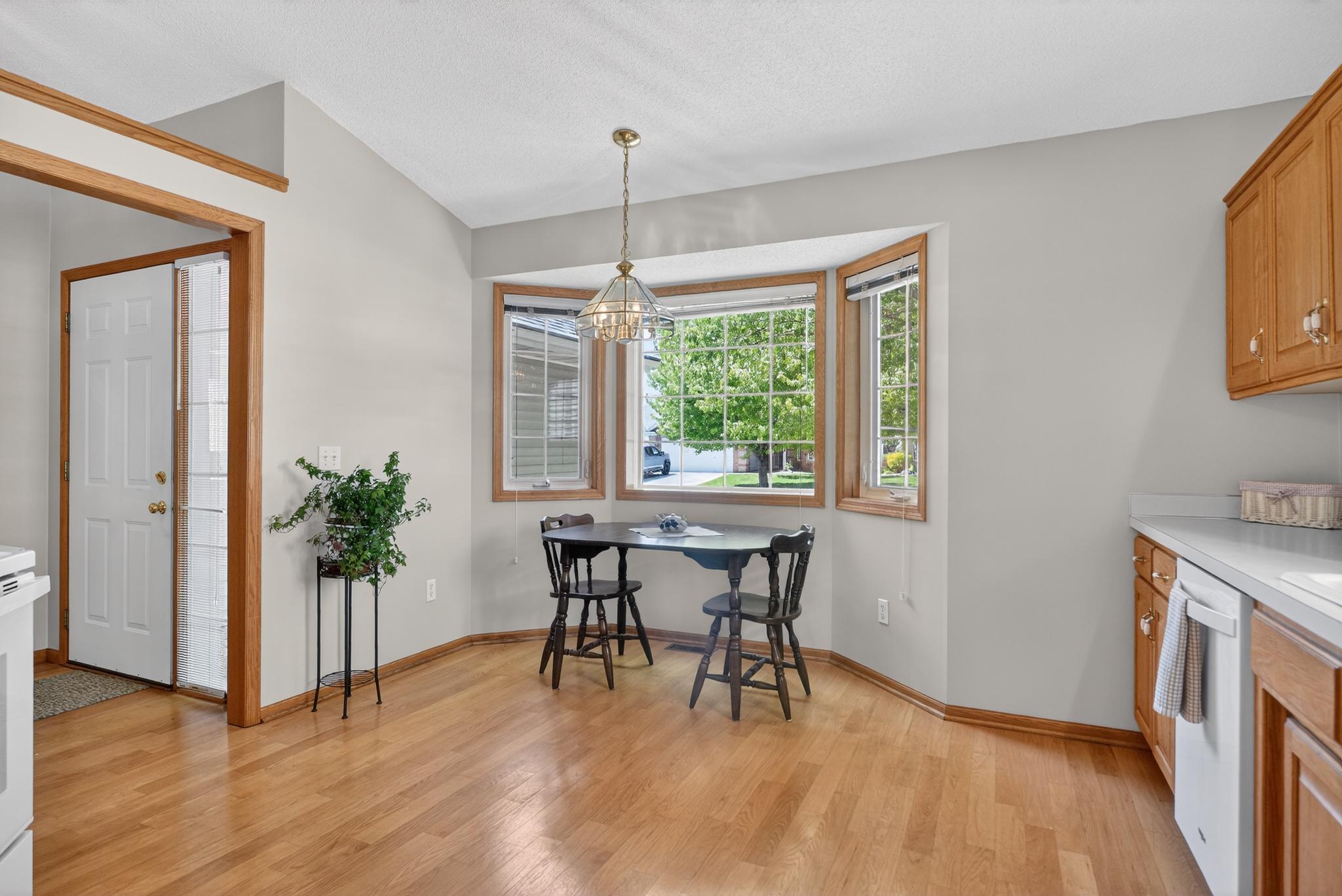 18_9244_Dunbar_Knoll_N-Dining_room-6236.jpg