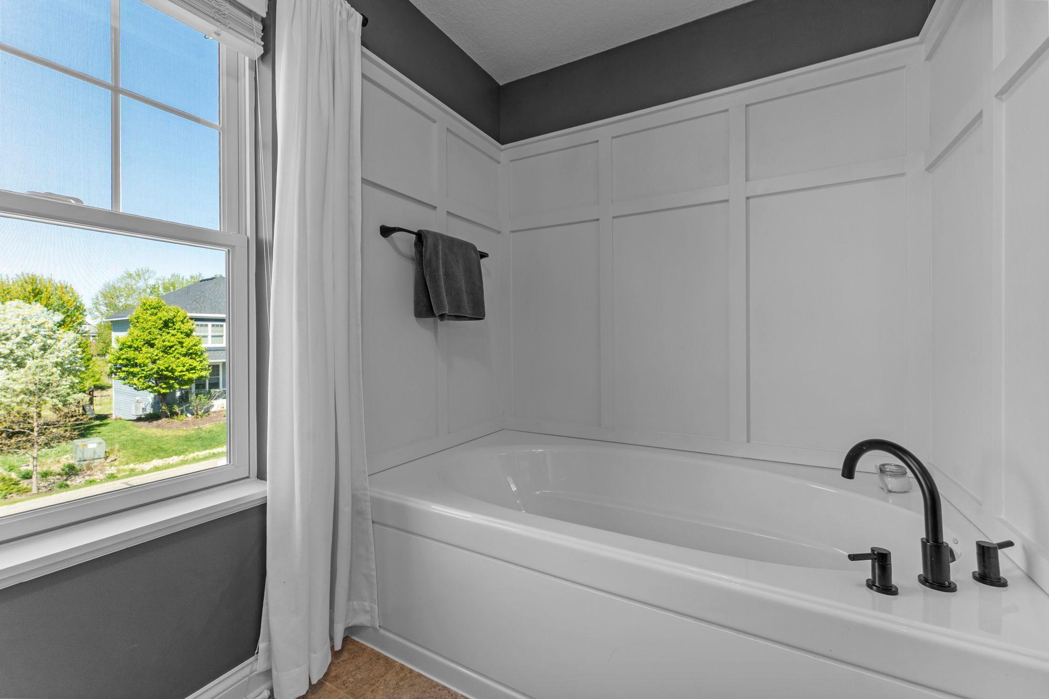 72-web-or-mls-936 Inspiration Pkwy S-430.jpg