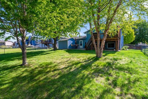 Such a great fully fenced and private backyard!