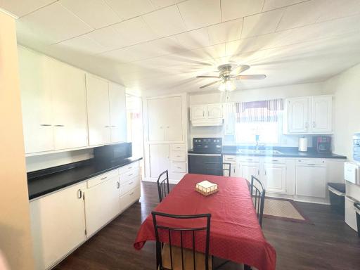 871 7th Street, Dawson, MN 56232