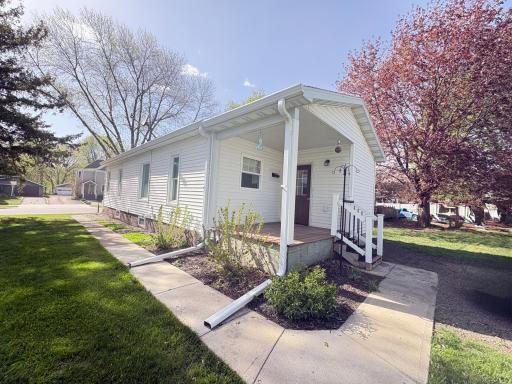 871 7th Street, Dawson, MN 56232