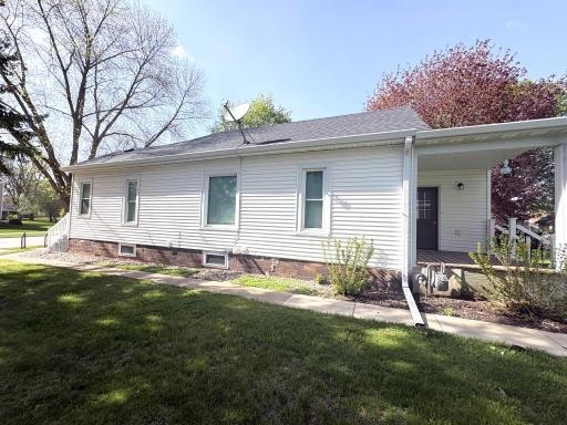871 7th Street, Dawson, MN 56232