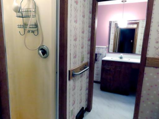 14091 180th bathroom shower to sink.jpg