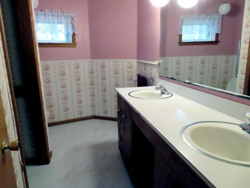 14091 180th main bathroom sink area.jpg