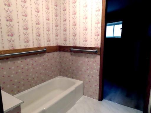 14091 180th tub to primary br.jpg