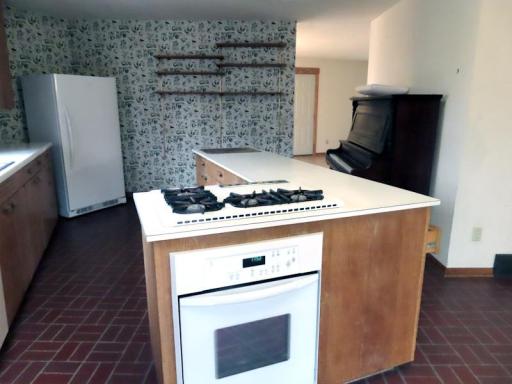 14091 180th kit island stove.jpg
