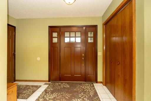 1209 Sunflower Circle S, Shakopee, MN 55379