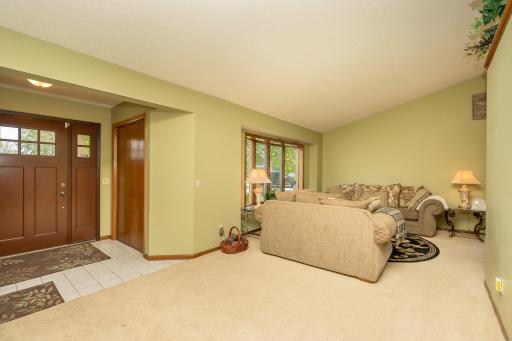 1209 Sunflower Circle S, Shakopee, MN 55379