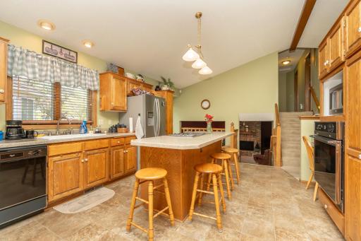 1209 Sunflower Circle S, Shakopee, MN 55379