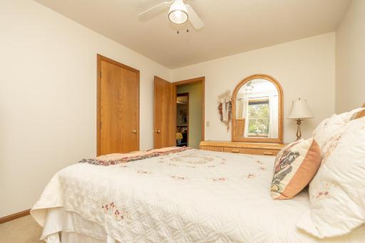 1209 Sunflower Circle S, Shakopee, MN 55379