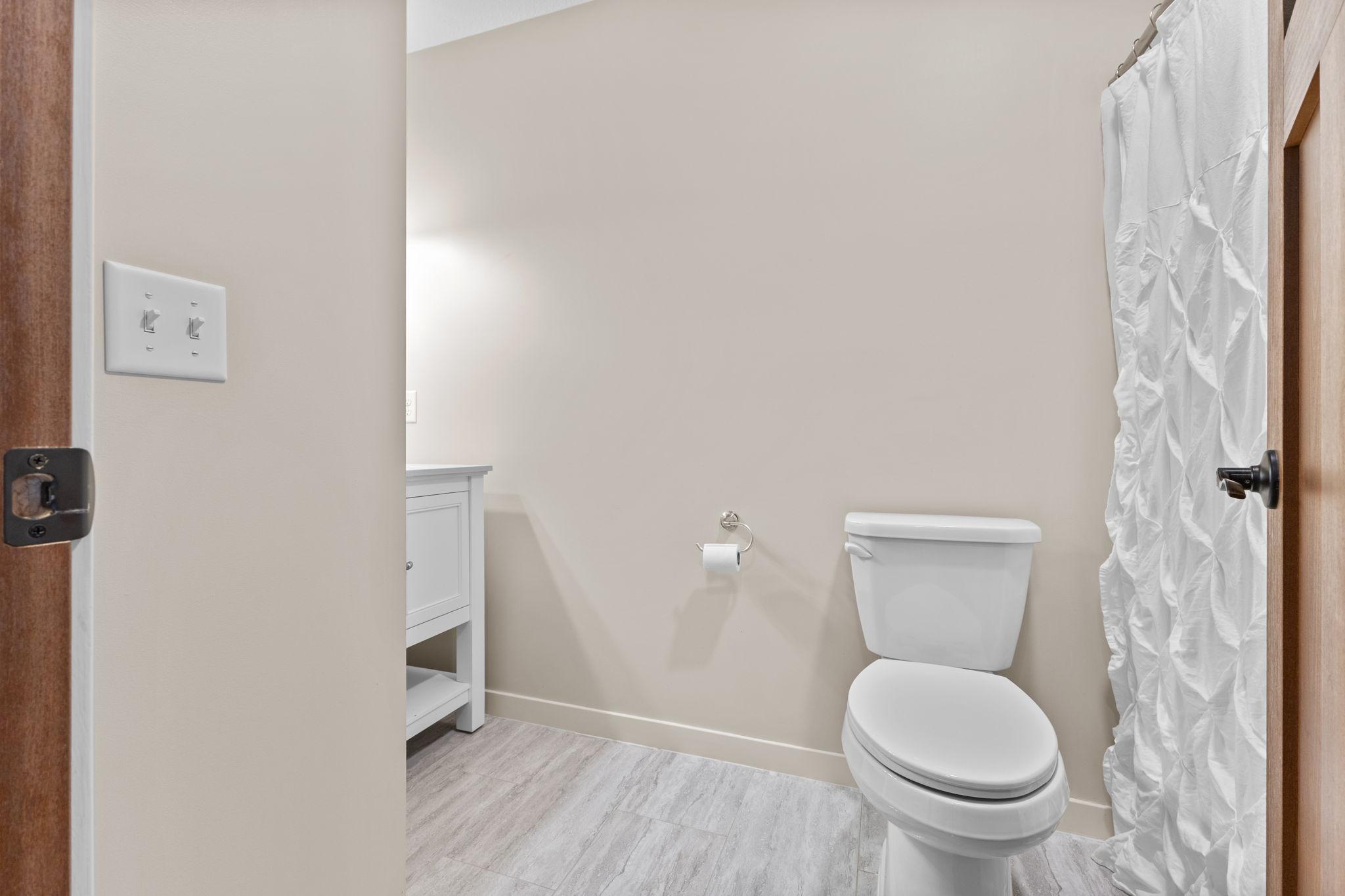 Main floor full bath