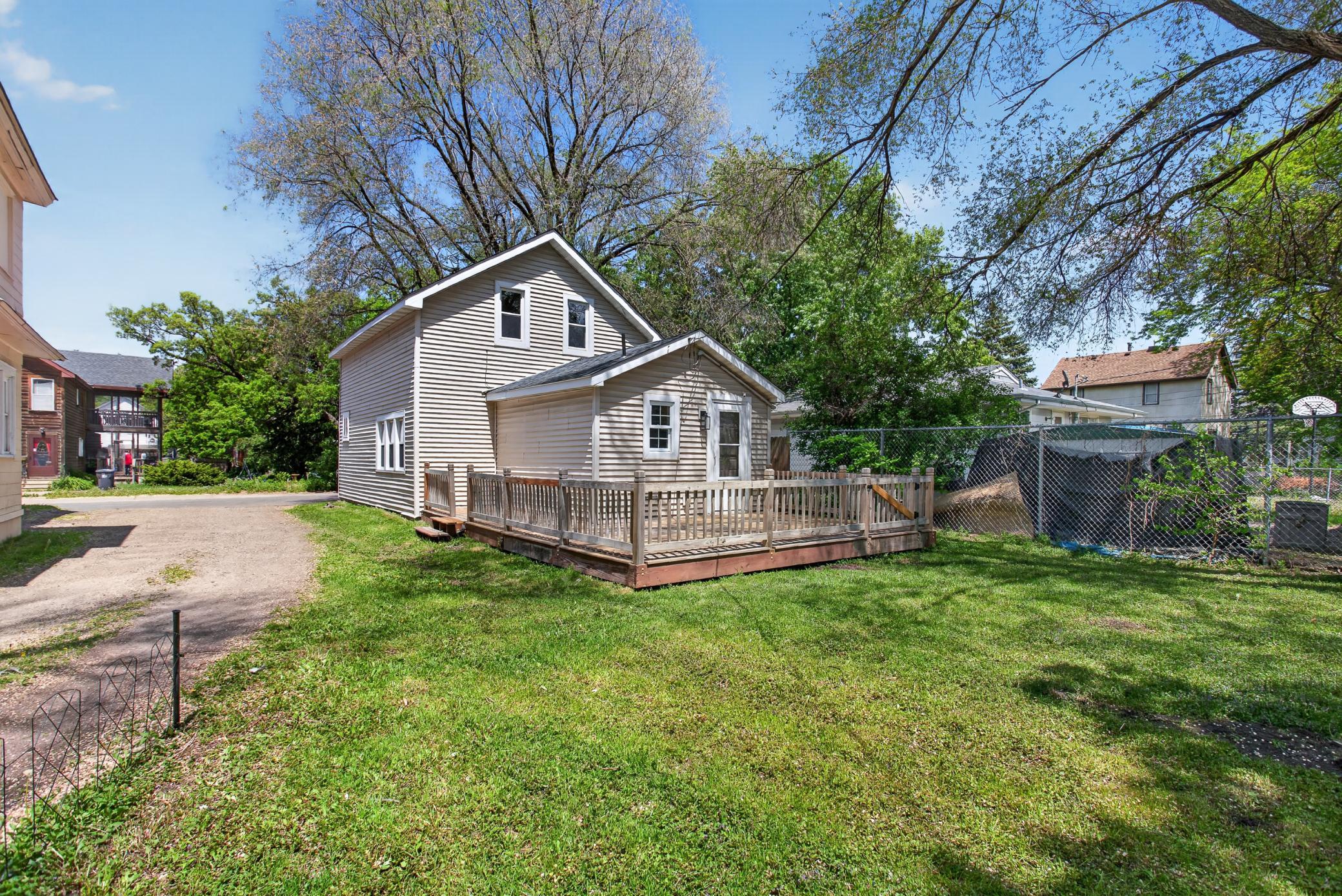 Gorgeous Homesite with nice yard.