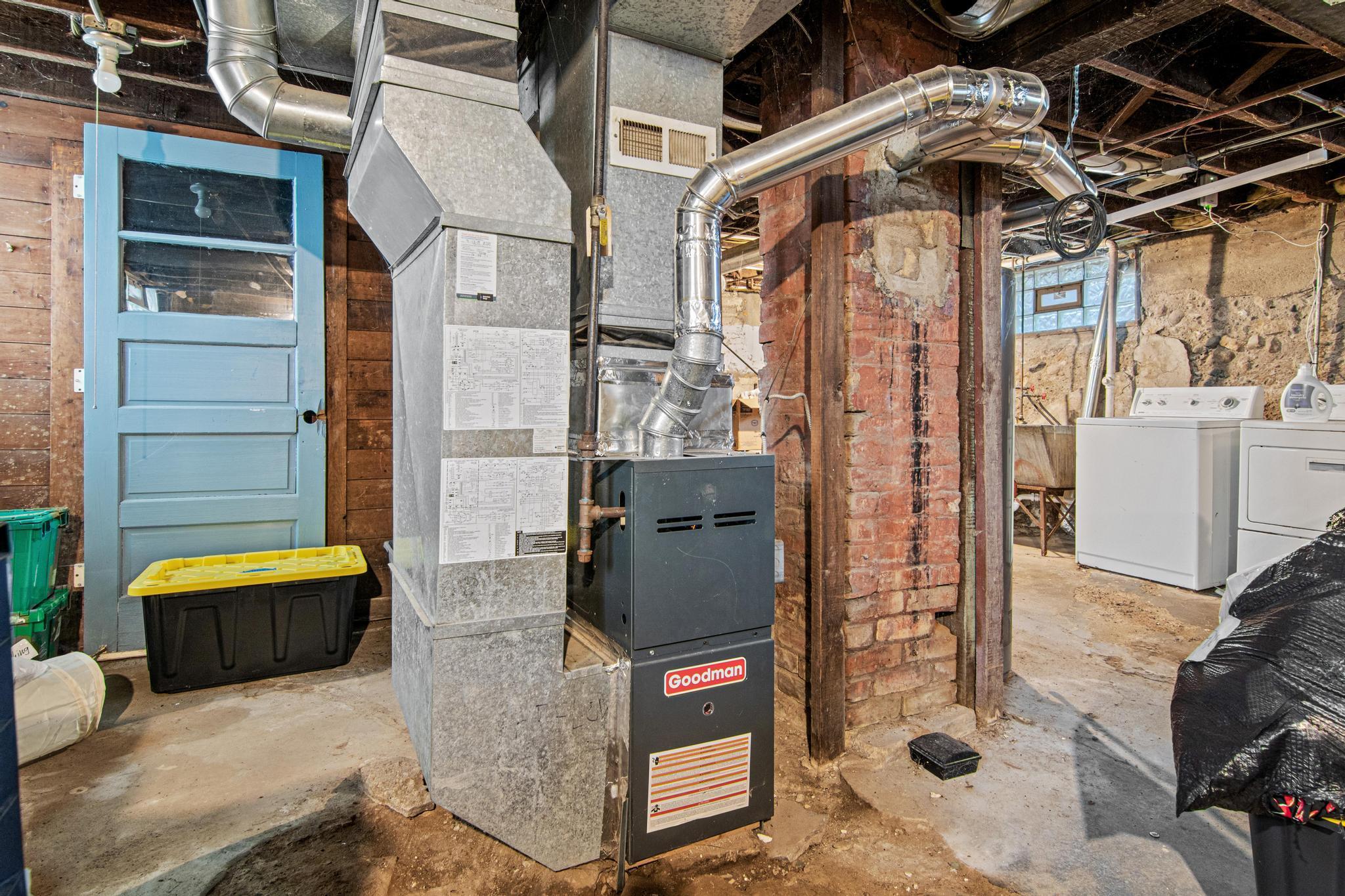 3236 N James Ave, Minneapolis-18.jpg