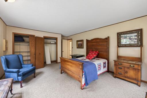 13651 Oakwood Curve, Burnsville, MN 55337