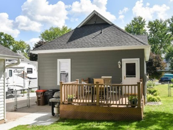 Quiet back deck that over looks your back yards