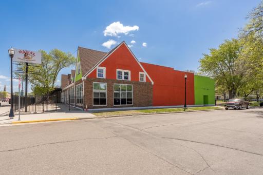 702 10th Street E, Glencoe, MN 55336