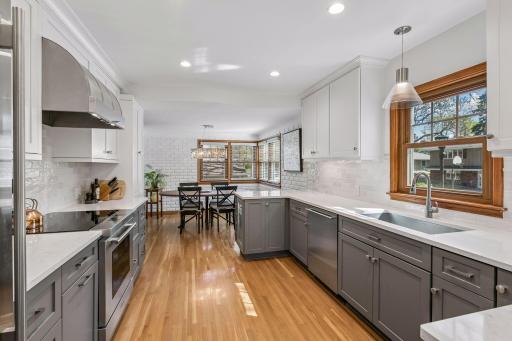 WOW- this is truly a show stopper of a kitchen!