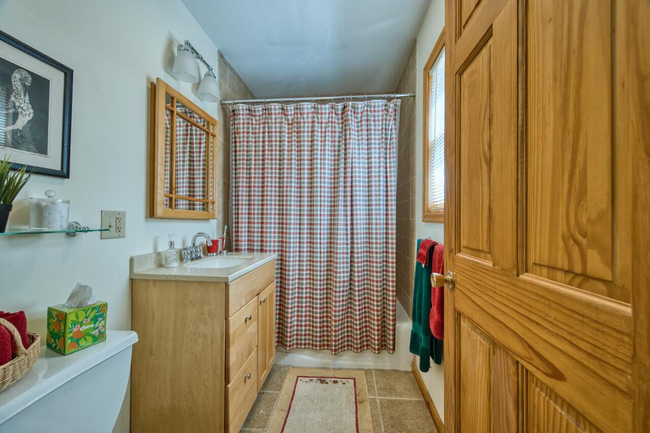 MLS-13079memory-int3-bath1.jpg