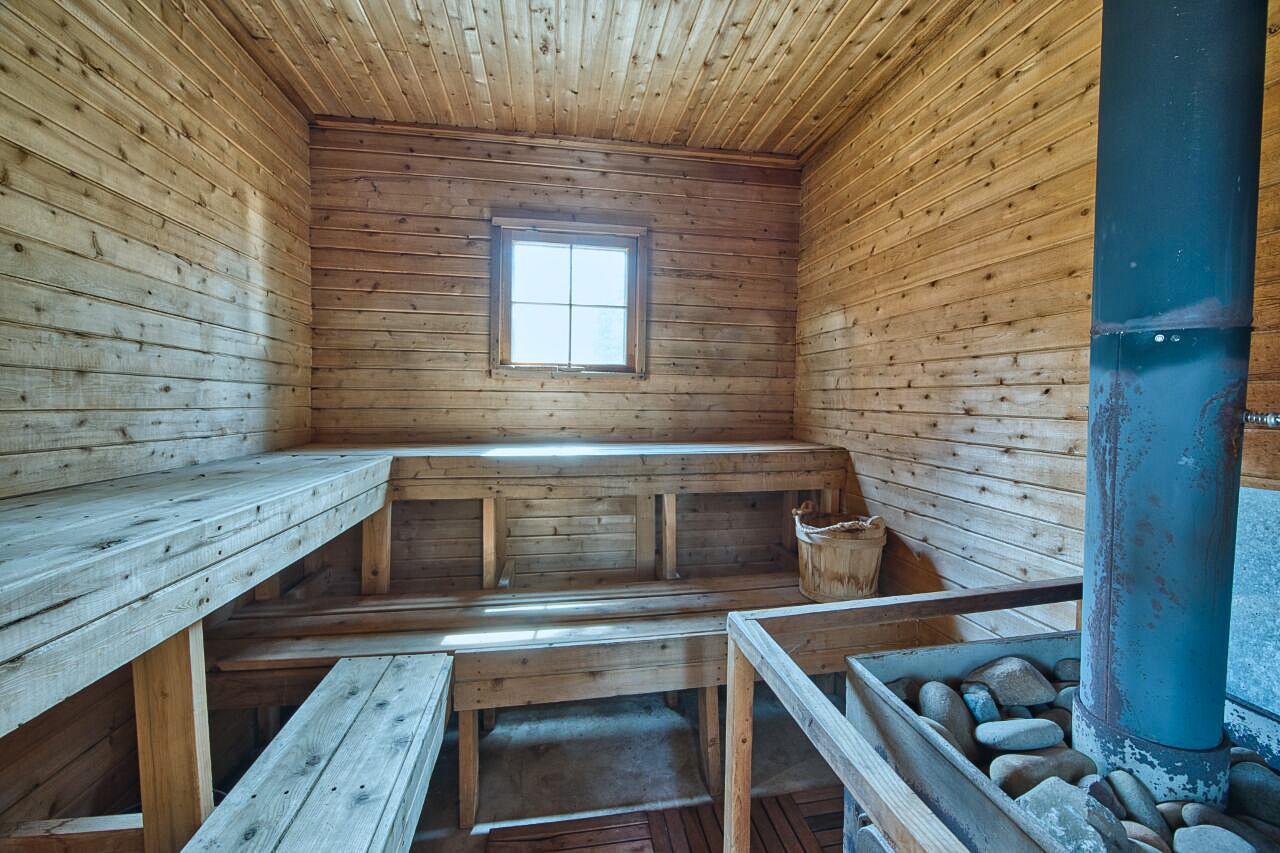 MLS-13079memory-int1-sauna2.jpg