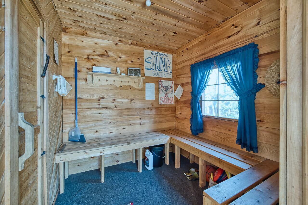MLS-13079memory-int1-sauna1.jpg