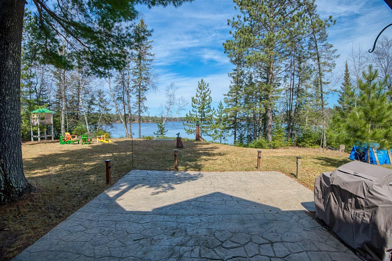 MLS-13079memory-ext6-patio1.jpg