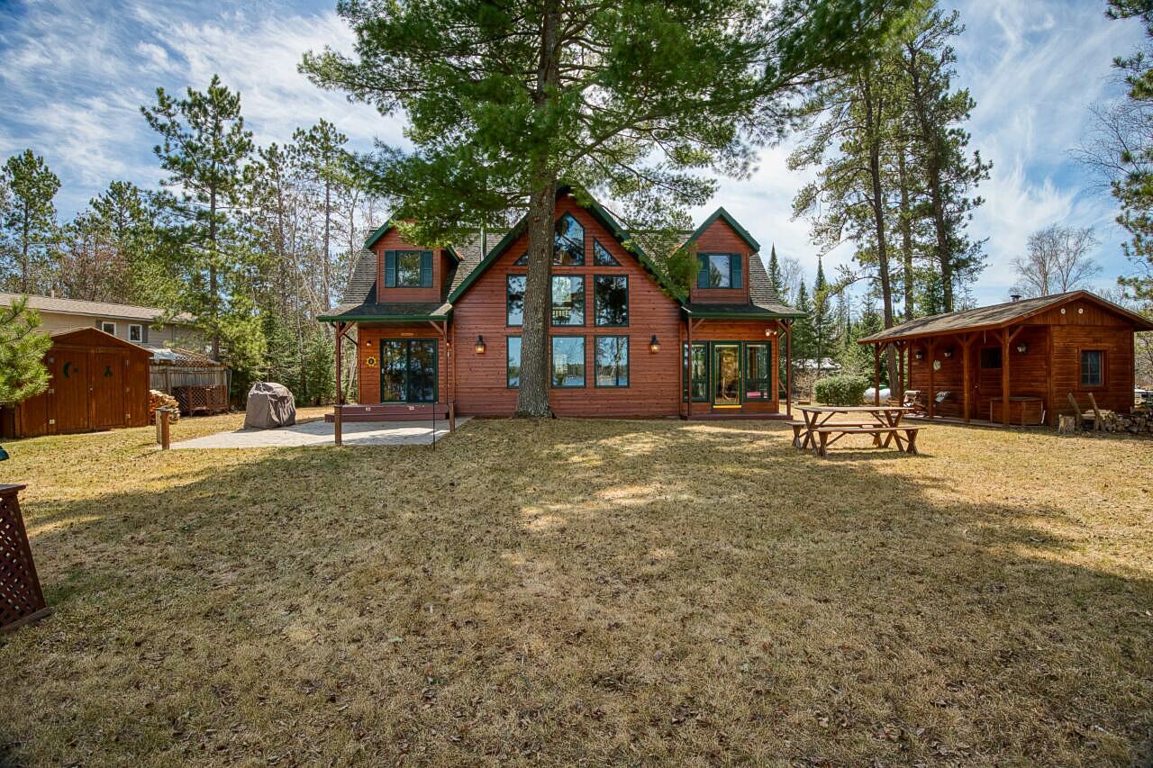 MLS-13079memory-ext1-cabin5.jpg
