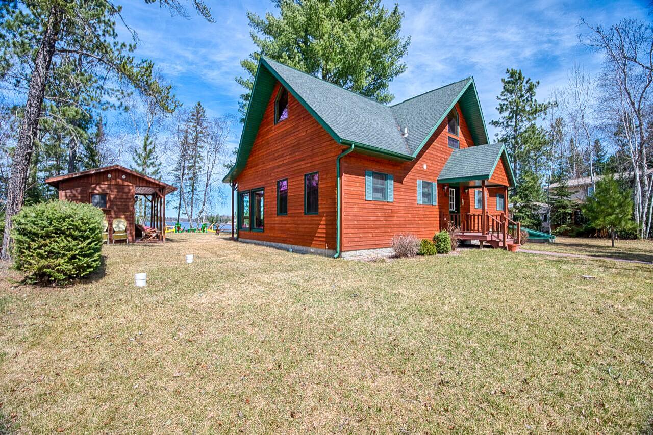MLS-13079memory-ext1-cabin2a.jpg