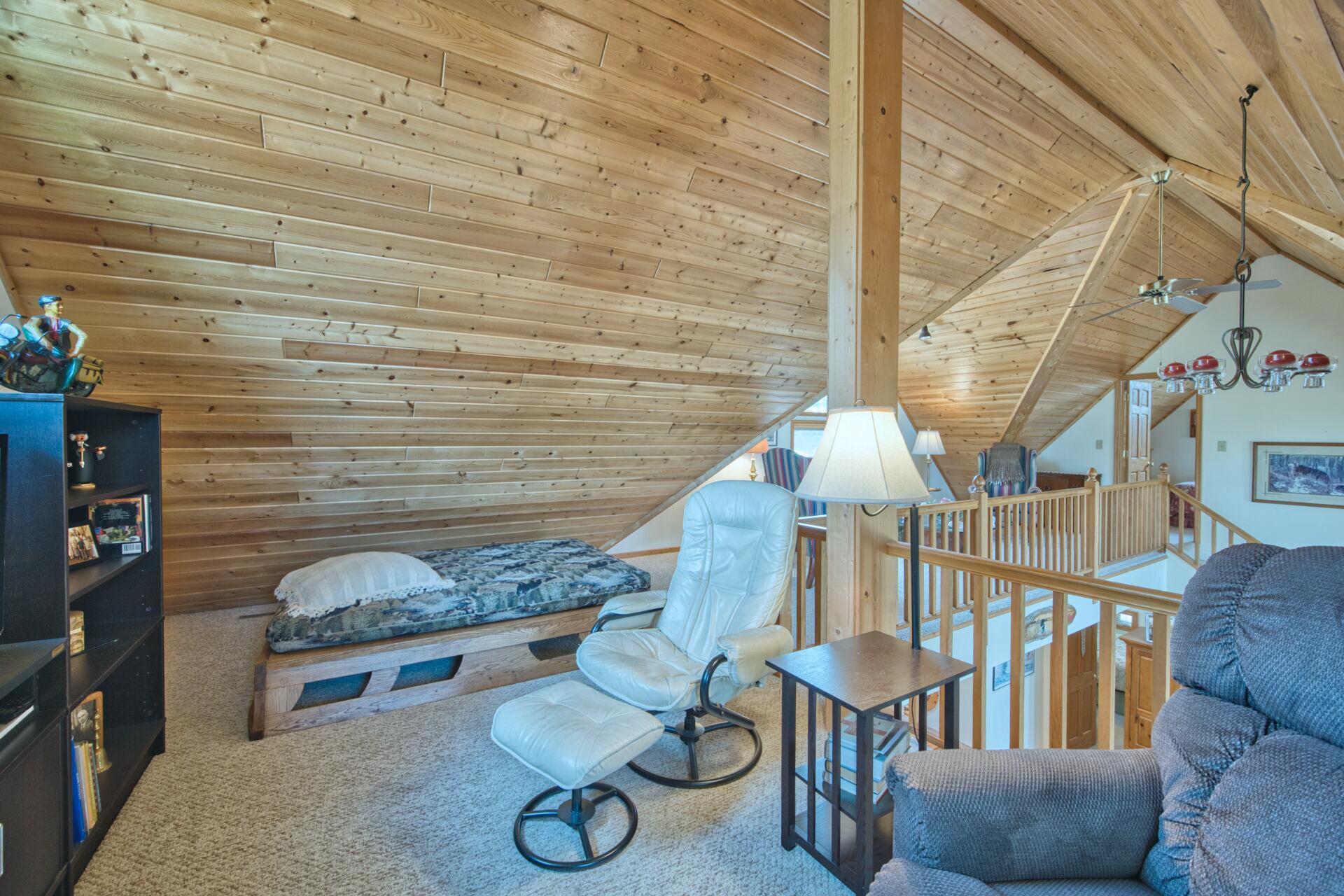 MLS-13079memory-int3-loft6.jpg