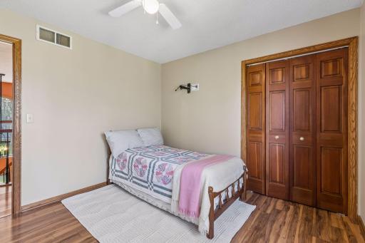 3915 Urbandale Lane N, Plymouth, MN 55446